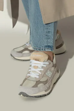 New Balance GREY Sports shoes `U992MM`