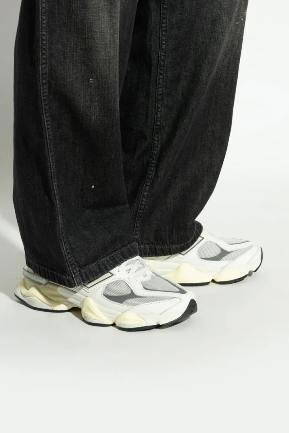 New Balance WHITE Sneakers U9060AGA