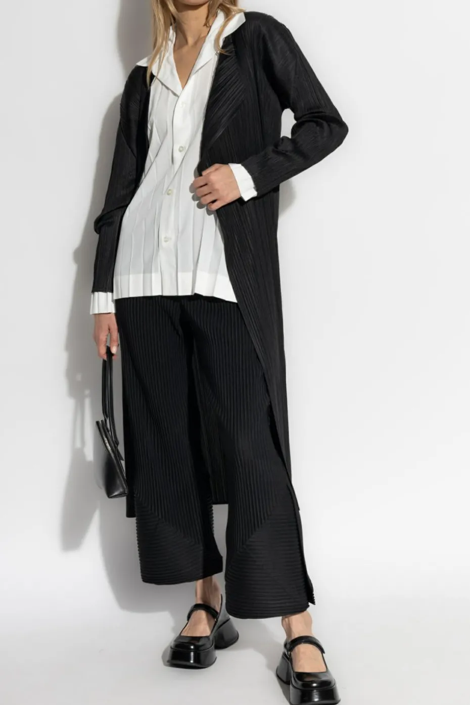 Pleats Please Issey Miyake BLACK Pleated coat