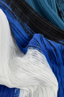 Pleats Please Issey Miyake BLUE Pleated scarf