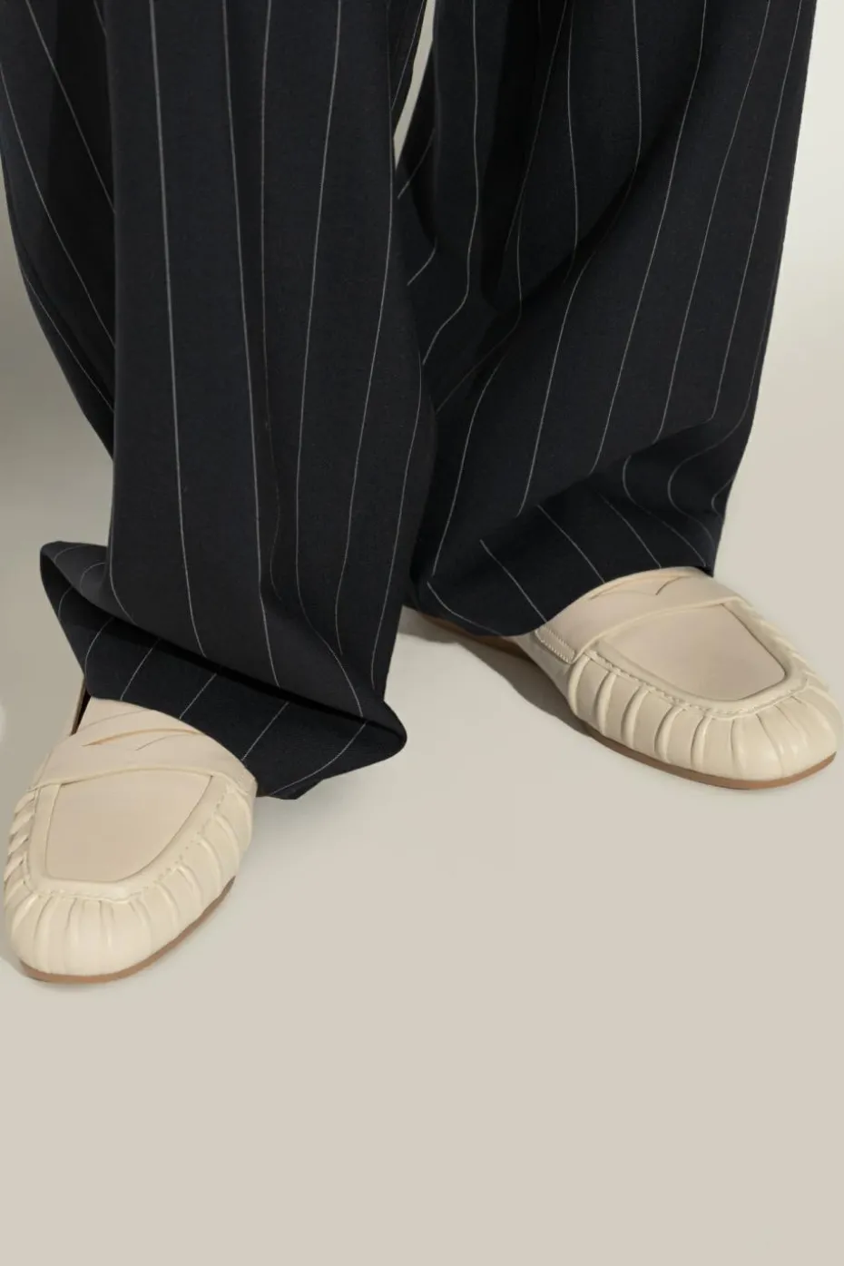 Stuart Weitzman cream Leather shoes type loafers