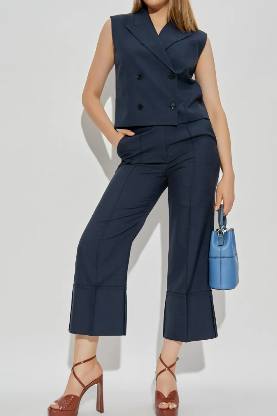 Theory NAVY BLUE Creased trousers