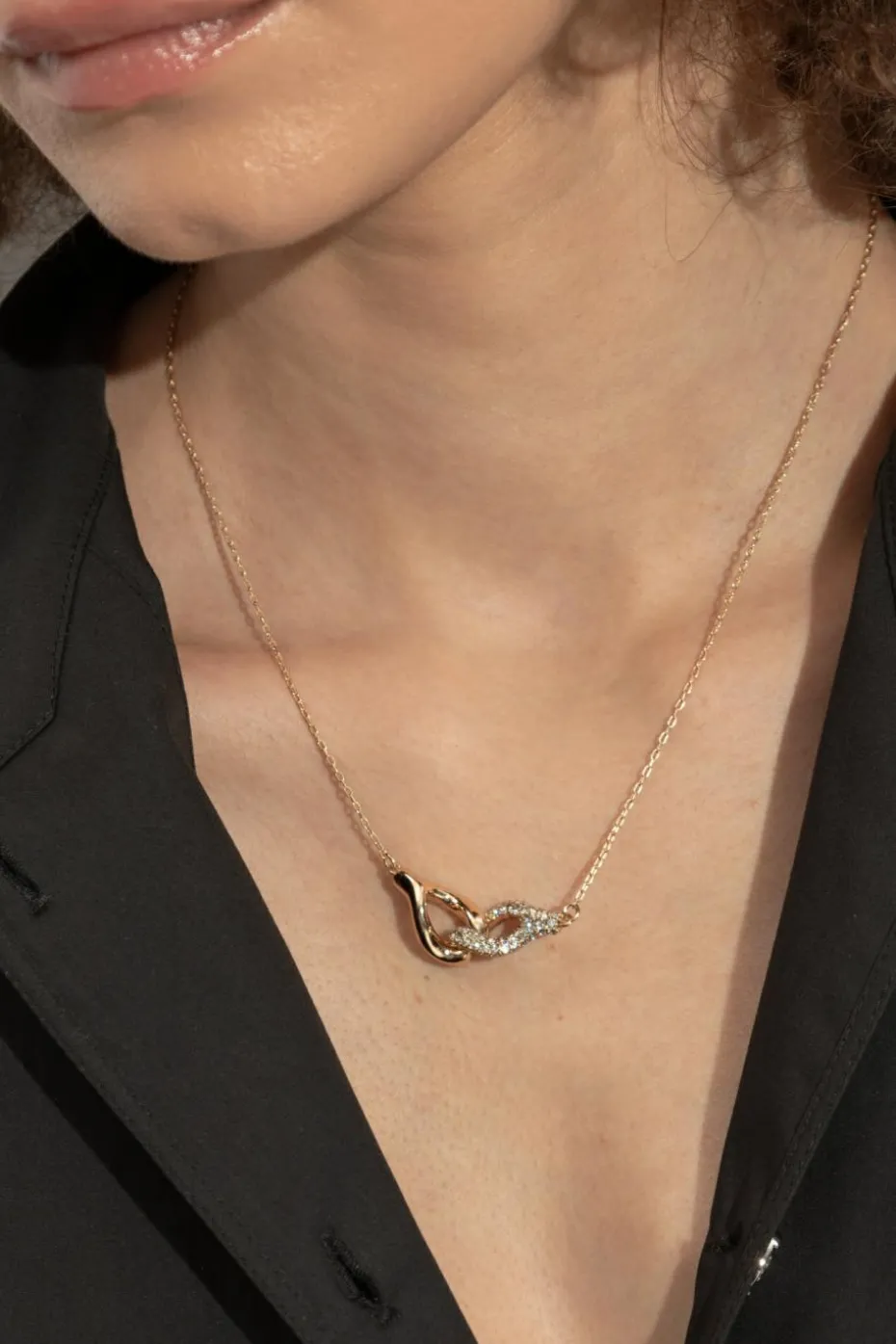 Tory Burch GOLD Pendant Necklace