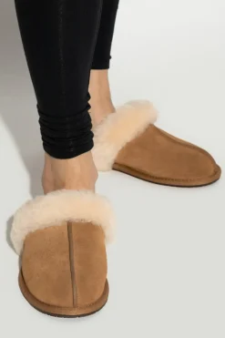 UGG BROWN ‘Scuffette II’ slippers