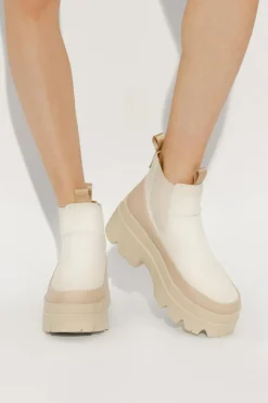 UGG cream ‘Brisbane’ leather ankle boots