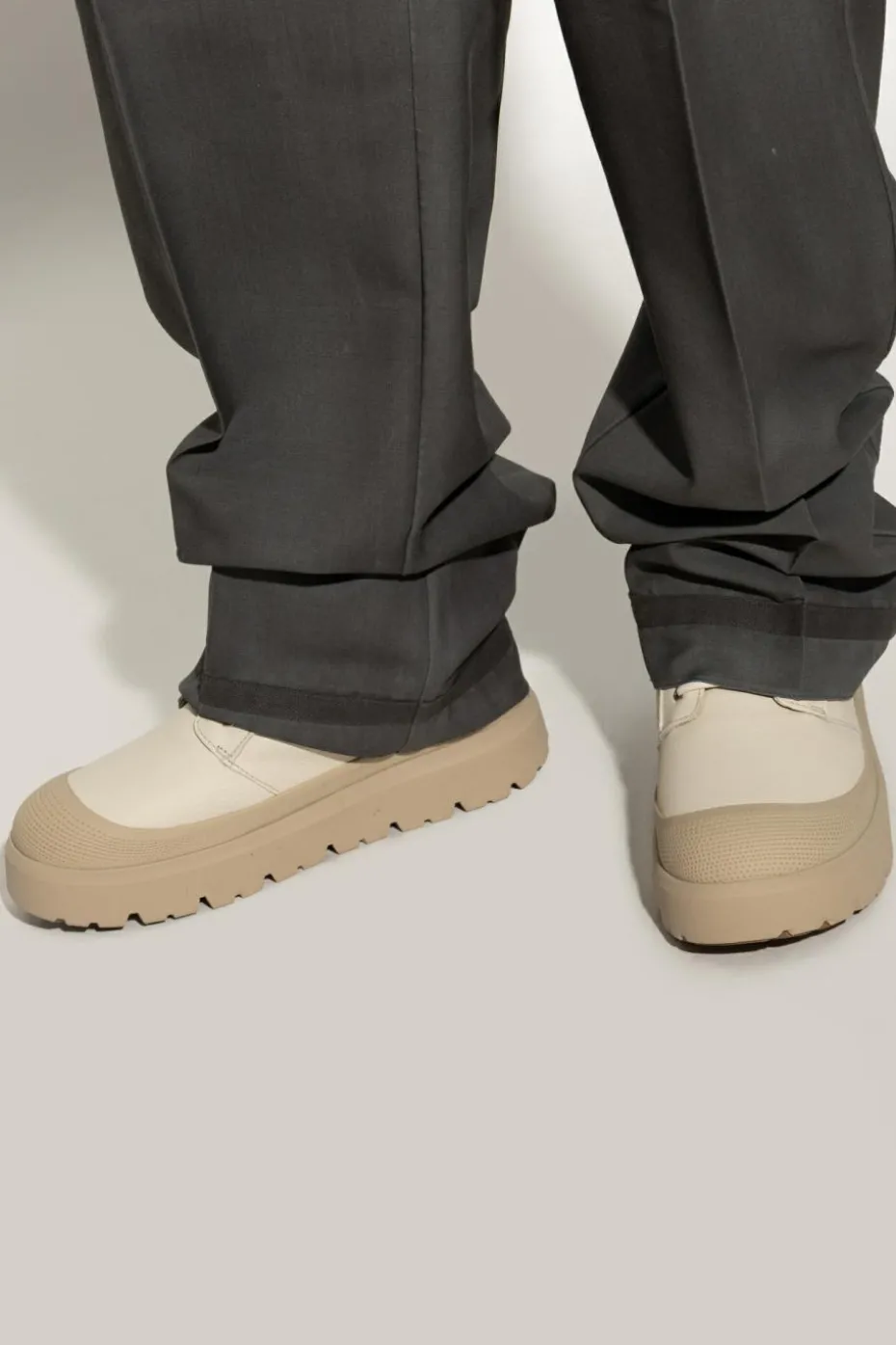 UGG cream Snow boots Neumel High Weather Hybrid