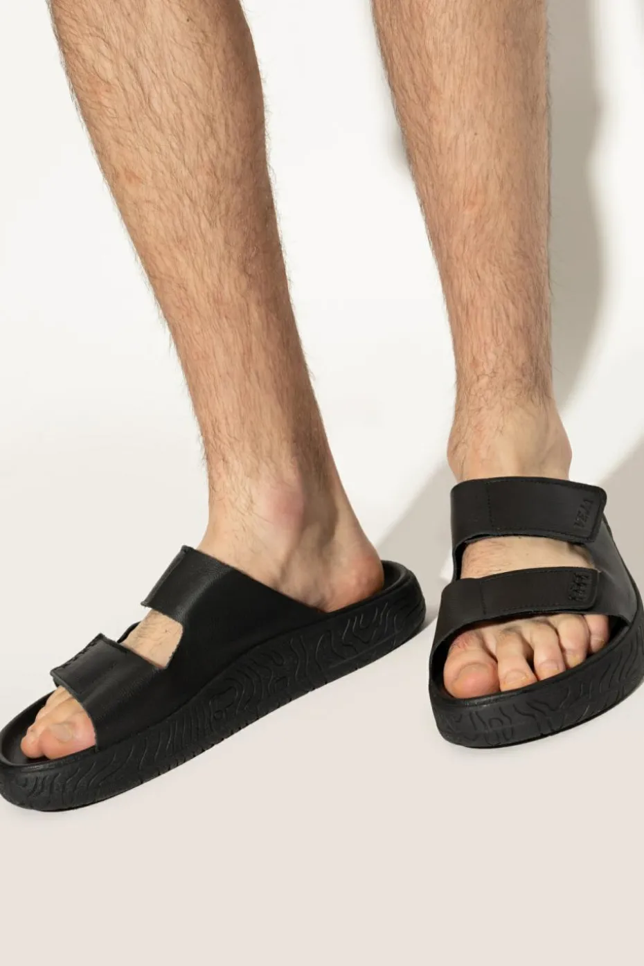 Veja BLACK Slides `Etna`