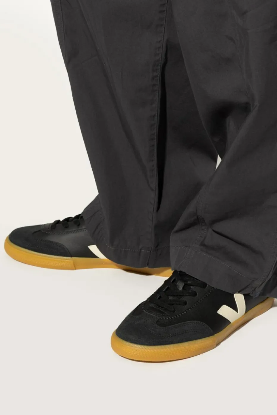 Veja BLACK Sneakers VOLLEY O.T. LEATHER