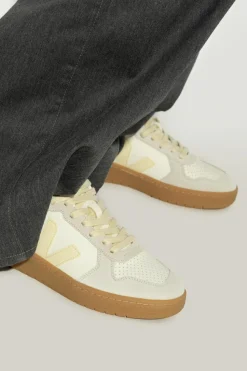 Veja cream Sneakers V-28