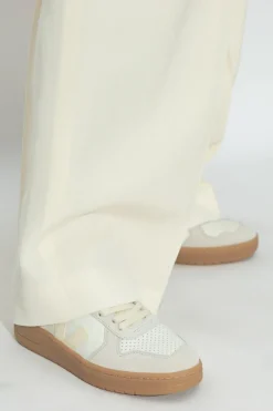 Veja cream Sports shoes `V-82`