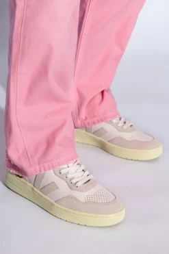 Veja PINK Sneakers V-90 O.T. LEATHER