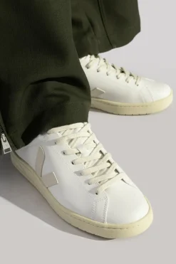 Veja WHITE Sneakers URCA CWL