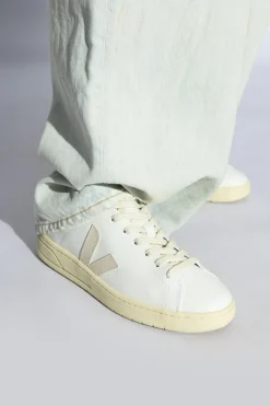 Veja WHITE Sneakers URCA CWL