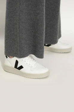 Veja WHITE Sports shoes "V-10 Prime Leather"