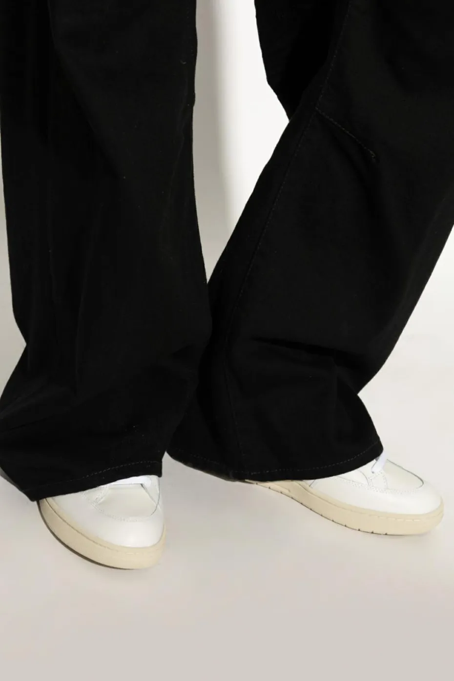 Veja WHITE ‘V-12 Leather’ sneakers