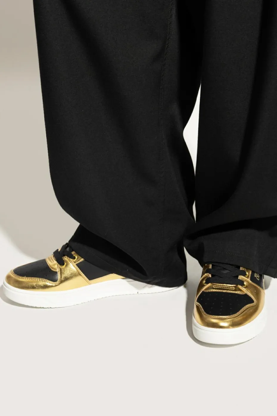 Versace Jeans Couture GOLD Sports shoes