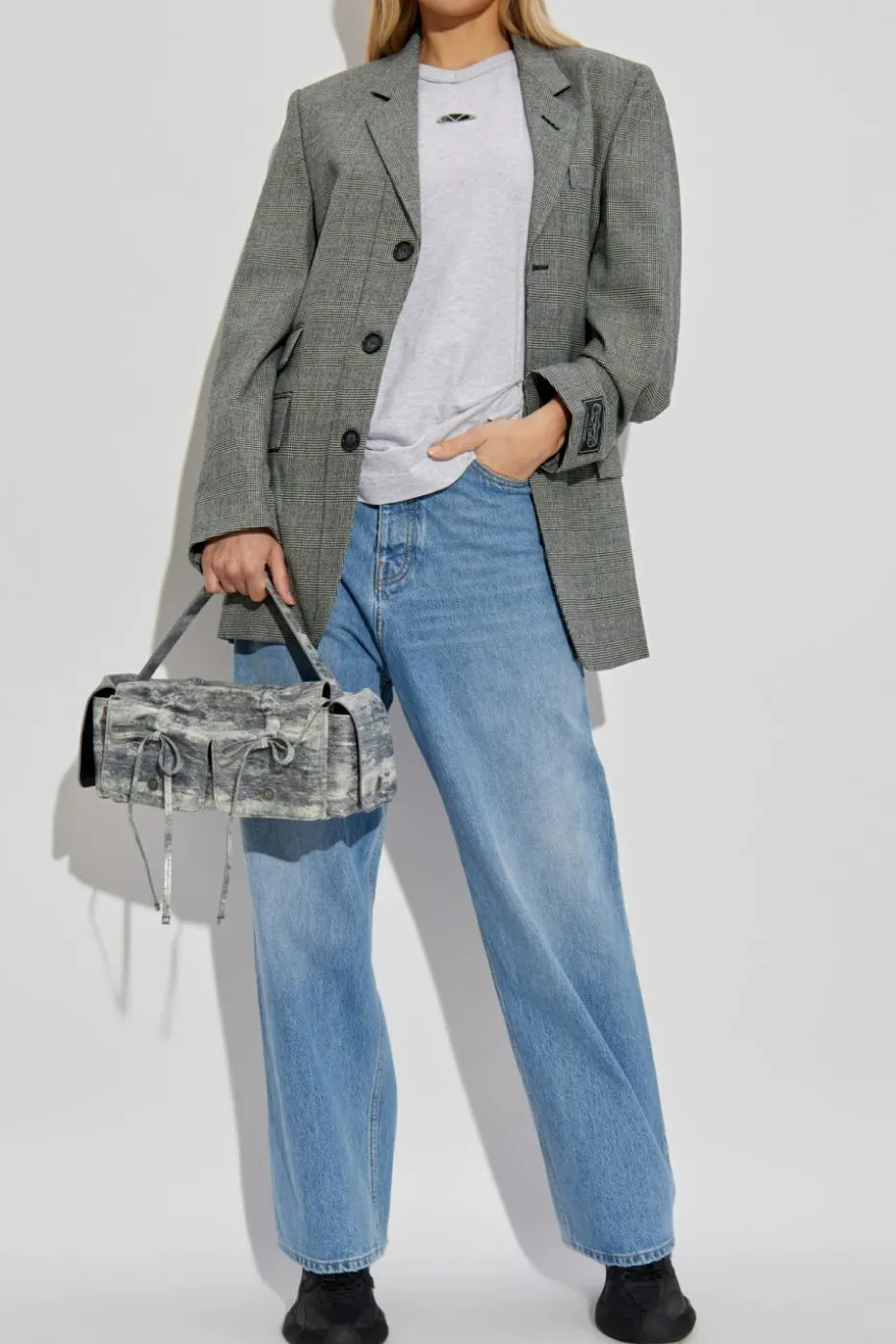 VETEMENTS GREY T-shirt with applique